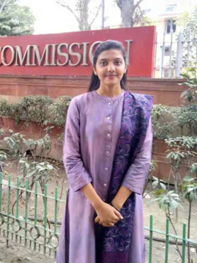 Daughter of an engineer becomes IAS officer at 23, securing 5th rank; husband is also an IAS officer