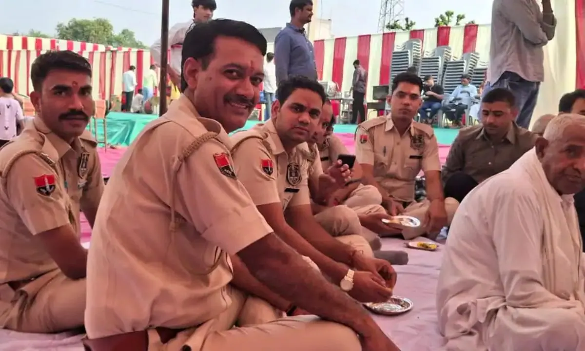 Rajasthan Kalwar Police There was no brother, the husband was dead, the police arrived as nieces at the daughter's wedding, a dowry of 6.25 lakh rupees.