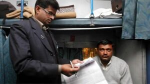 Indian Railway Rules : यदि आप गलती से बिना टिकट ट्रेन में चढ़ गए? तो घबराने की आवश्यकता नहीं, जान लें यहां अपने हक 2 Indian Railway Rules: What if you accidentally boarded a train without a ticket? No need to panic; know your rights here.