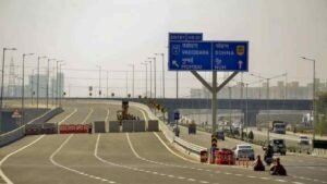 Expressway toll tax: Now this much toll tax will be levied on driving a vehicle on the expressway, know the complete details here