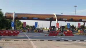 Expressway toll tax: Now this much toll tax will be levied on driving a vehicle on the expressway, know the complete details here