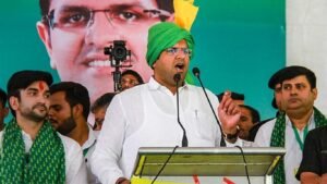 Dushyant Chautala : मुख्यमंत्री पंजाब के गेड़े मारने में व्यस्त : दुष्यंत चौटाला 1 Dushyant Chautala: Chief Minister is busy in thrashing Punjab: Dushyant Chautala